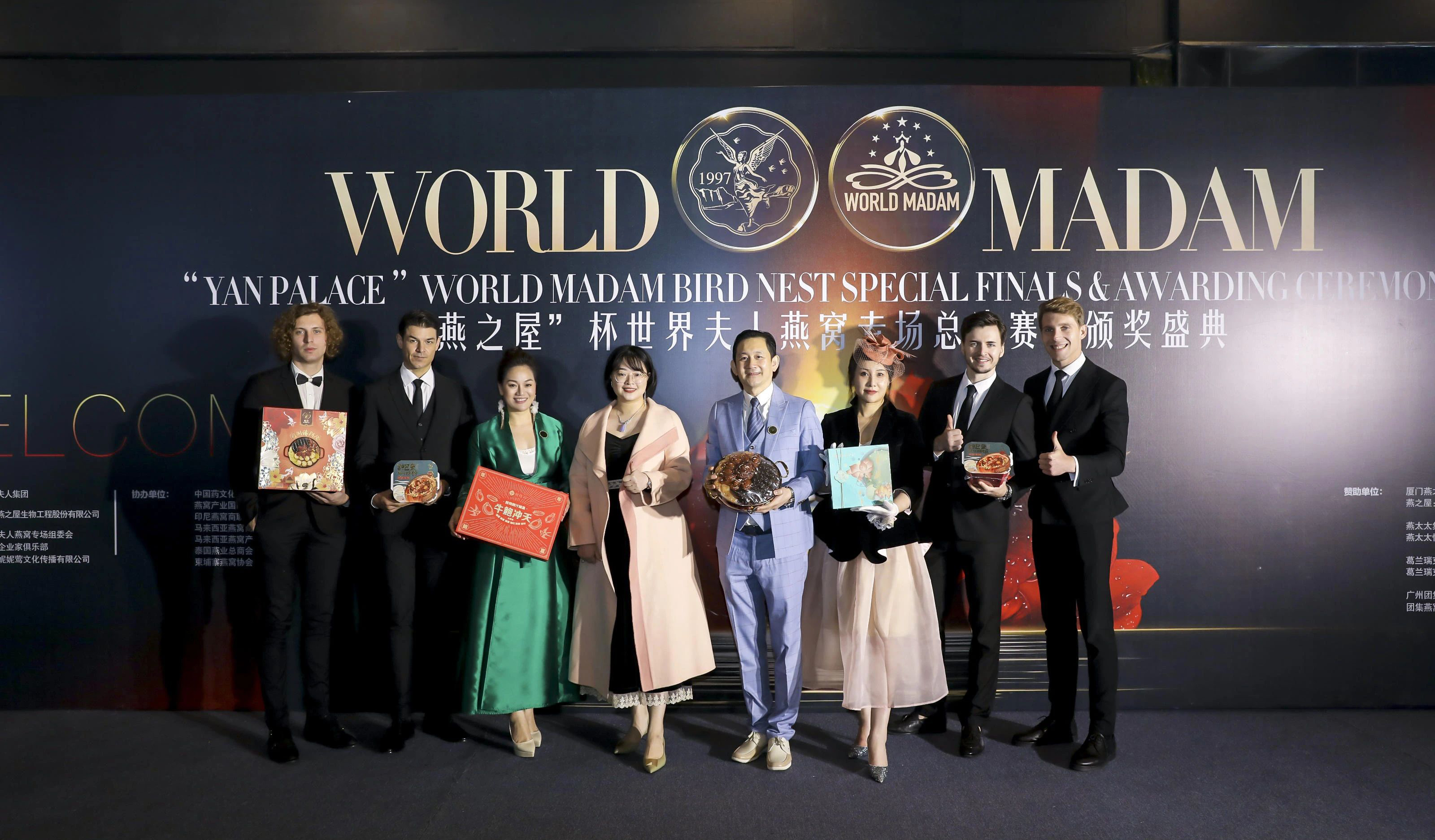 世界夫人总决赛，悦栈作为官方指定佛跳墙品牌，共同致力传播女性力量